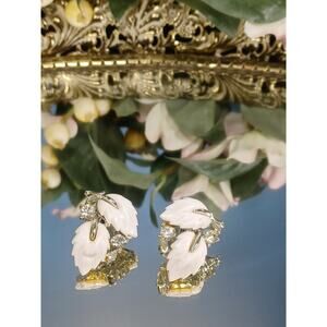 Vintage Beautiful Lisner White Leaf & Rhinestone Clip On Earrings Sparkle
